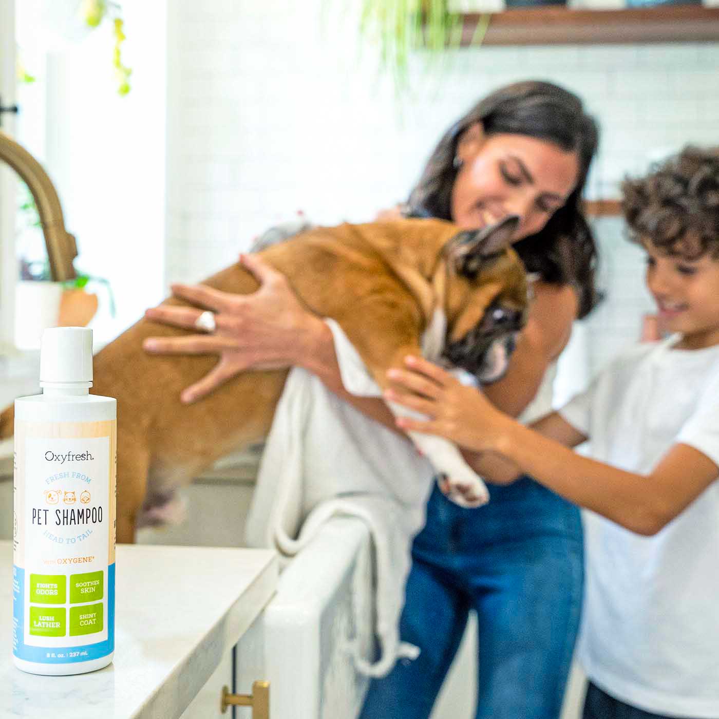 oxyfresh-moisturizing-shampoo-for-dogs-cats-sensitive-skin